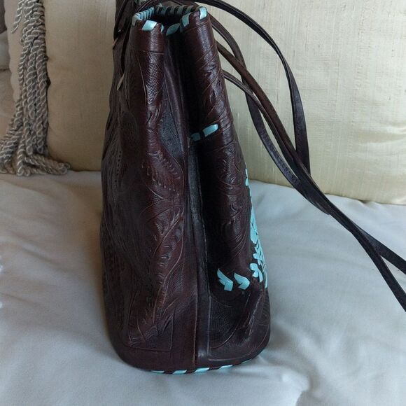 Vintage Hand-tooled Leather Bucket Bag- Love Turquoise? - Picture 4 of 16